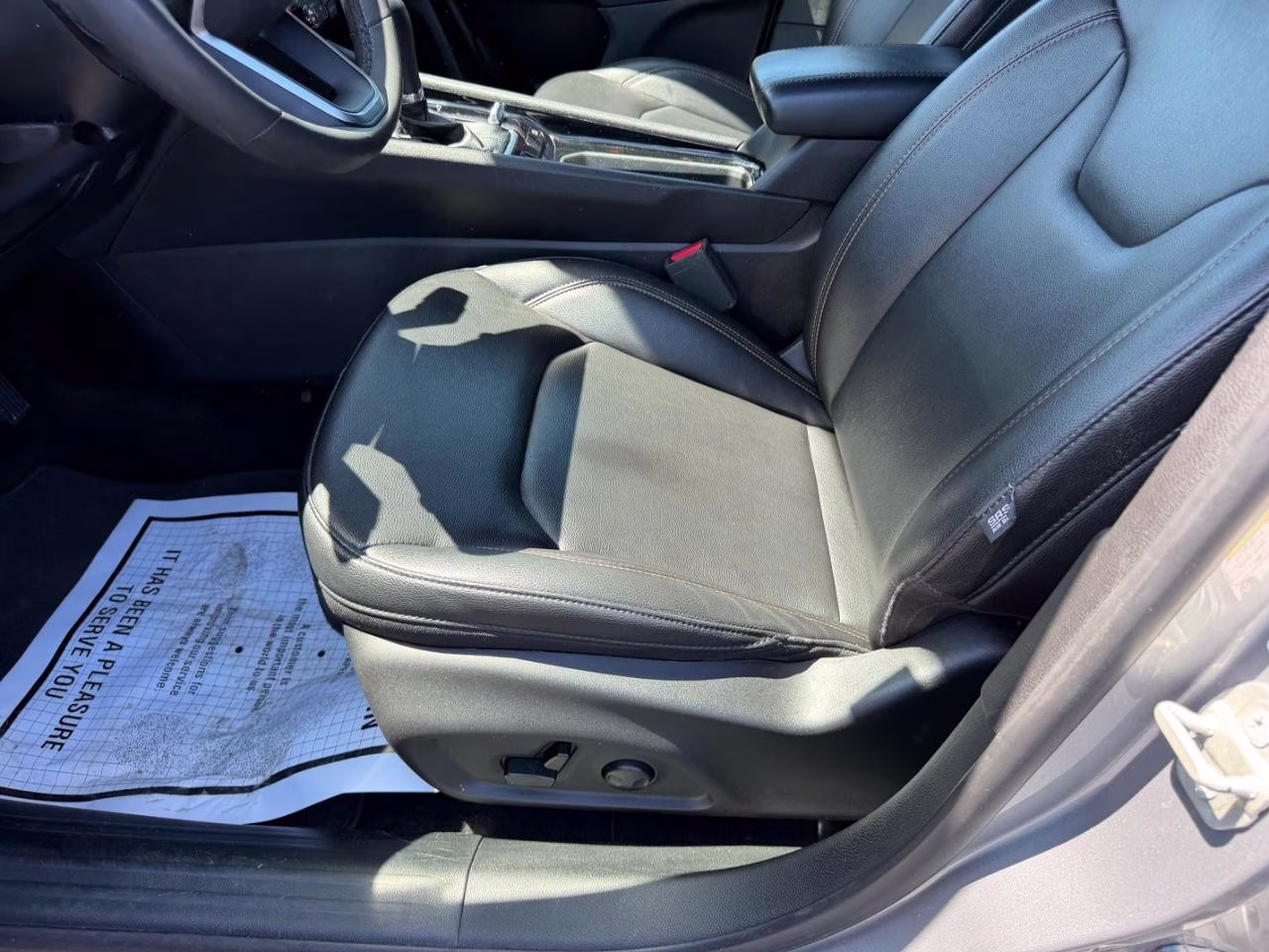 2024 Silver Zynith Metallic Clearcoat Jeep Compass Limited 4X4 SUV