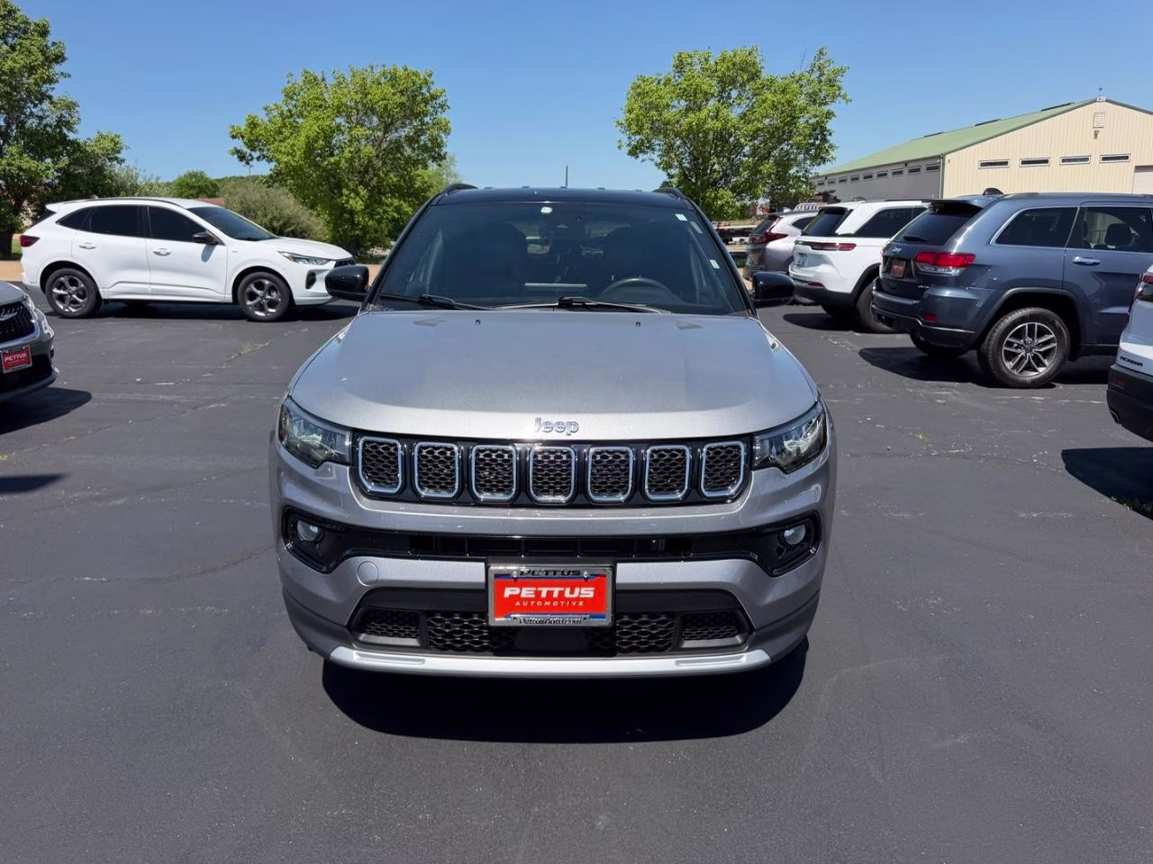 2024 Silver Zynith Metallic Clearcoat Jeep Compass Limited 4X4 SUV