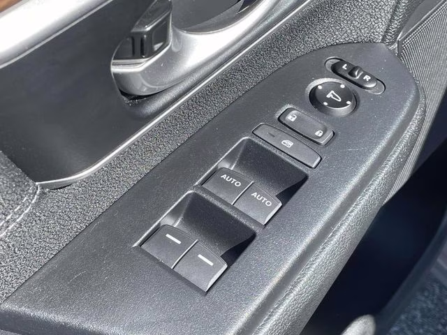 2020 Lunar Silver Metallic Honda CR-V EX AWD SUV