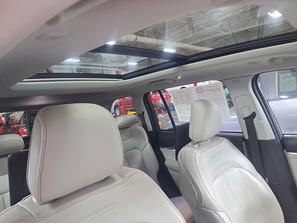 2023 Velvet Red Pearlcoat Jeep Grand Cherokee Overland w/Rear Seat Video Pkg 4X4 SUV