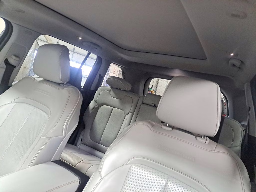 2023 Velvet Red Pearlcoat Jeep Grand Cherokee Overland w/Rear Seat Video Pkg 4X4 SUV