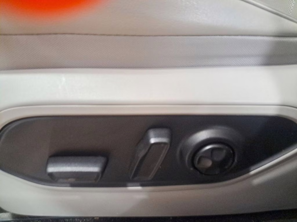 2023 Velvet Red Pearlcoat Jeep Grand Cherokee Overland w/Rear Seat Video Pkg 4X4 SUV