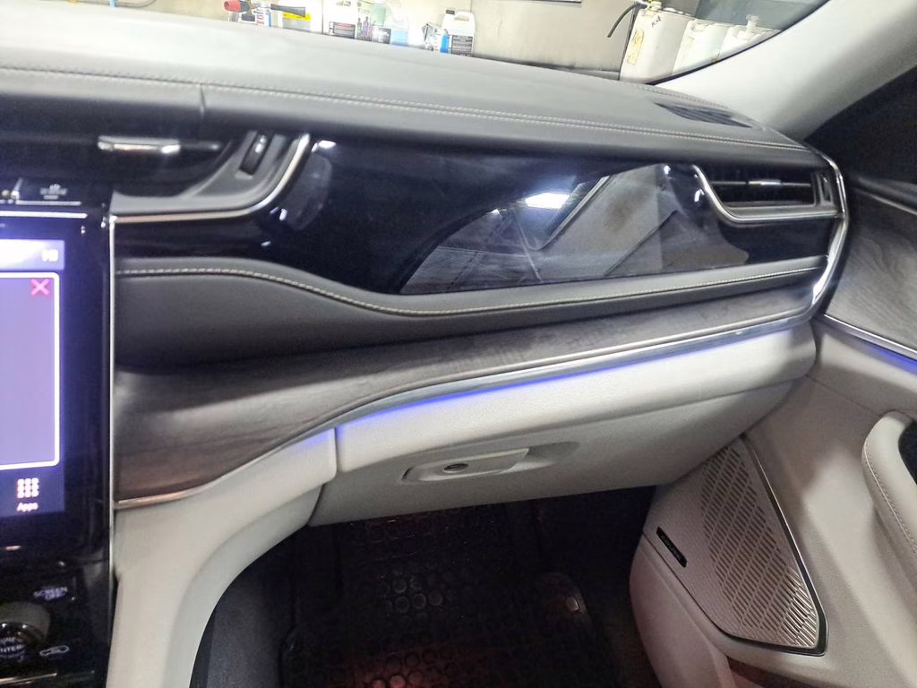 2023 Velvet Red Pearlcoat Jeep Grand Cherokee Overland w/Rear Seat Video Pkg 4X4 SUV