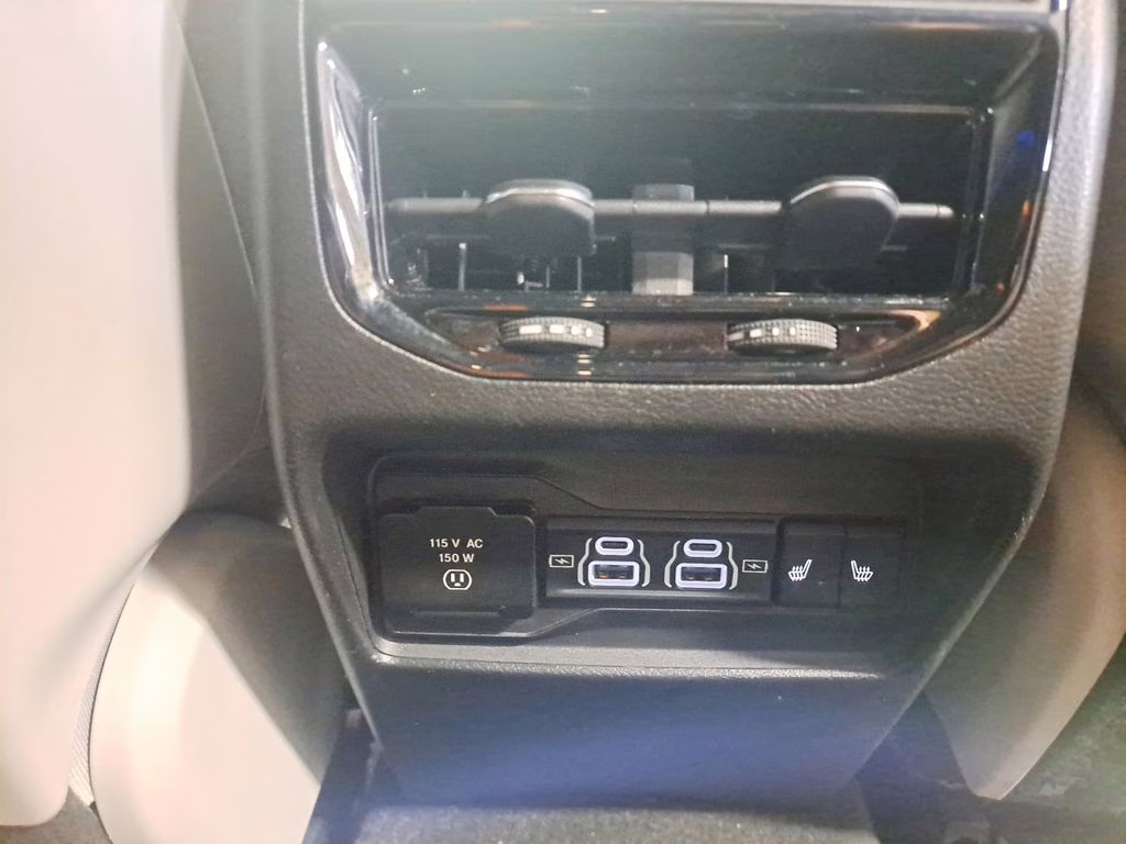 2023 Velvet Red Pearlcoat Jeep Grand Cherokee Overland w/Rear Seat Video Pkg 4X4 SUV