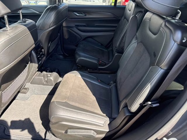 2023 Baltic Gray Metallic Clearcoat Jeep Grand Cherokee L Altitude 4X4 SUV