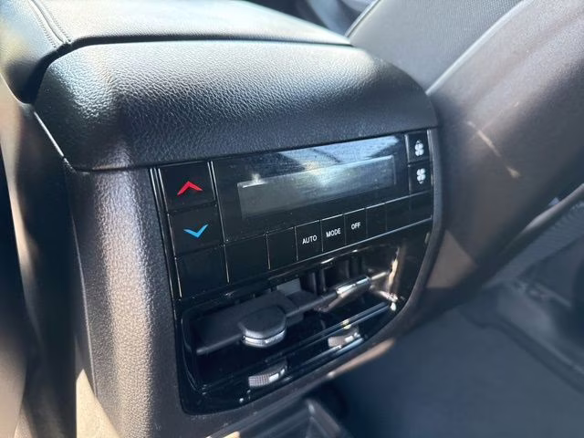 2023 Baltic Gray Metallic Clearcoat Jeep Grand Cherokee L Altitude 4X4 SUV