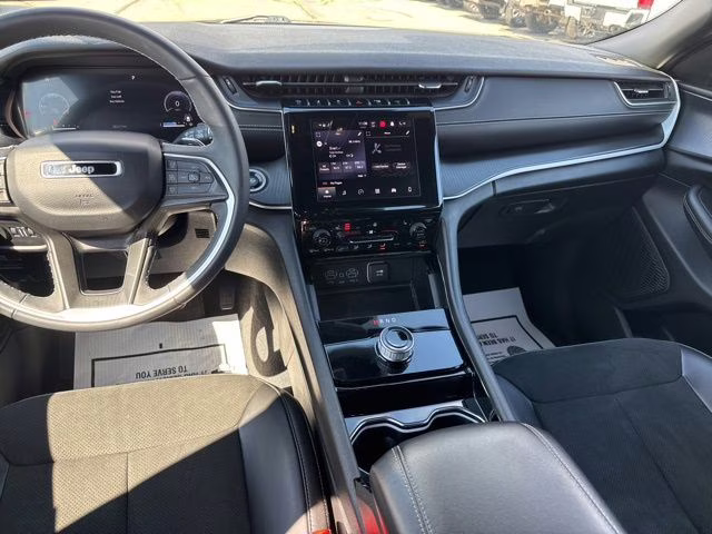 2023 Baltic Gray Metallic Clearcoat Jeep Grand Cherokee L Altitude 4X4 SUV