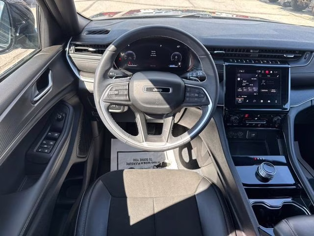 2023 Baltic Gray Metallic Clearcoat Jeep Grand Cherokee L Altitude 4X4 SUV