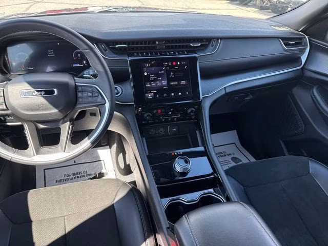 2023 Baltic Gray Metallic Clearcoat Jeep Grand Cherokee L Altitude 4X4 SUV