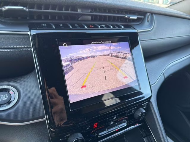 2023 Baltic Gray Metallic Clearcoat Jeep Grand Cherokee L Altitude 4X4 SUV