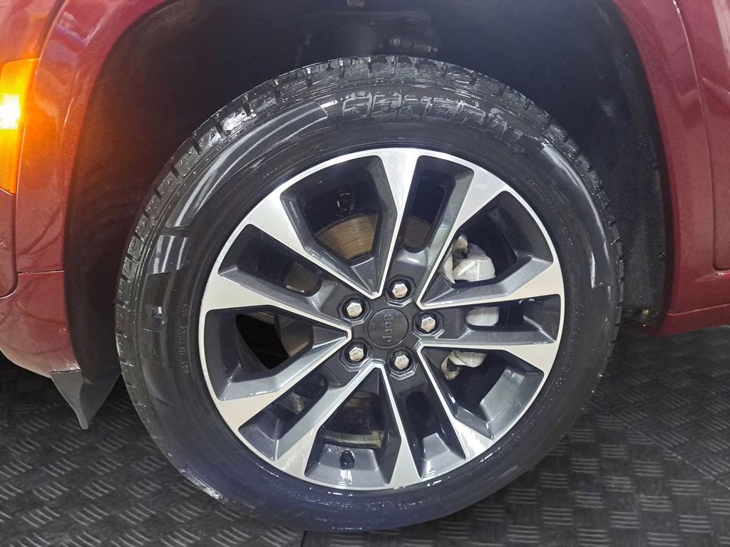 2023 Velvet Red Pearlcoat Jeep Grand Cherokee Overland w/Rear Seat Video Pkg 4X4 SUV