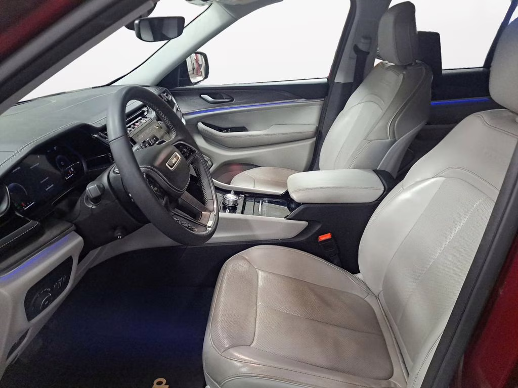 2023 Velvet Red Pearlcoat Jeep Grand Cherokee Overland w/Rear Seat Video Pkg 4X4 SUV