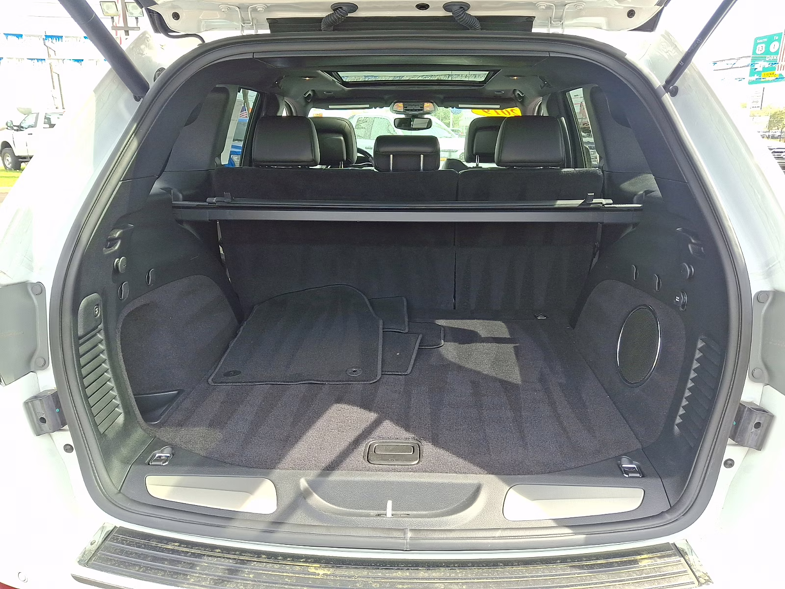 2019 Bright White Clearcoat - PW7 Jeep Grand Cherokee Overland 4x4 4X4