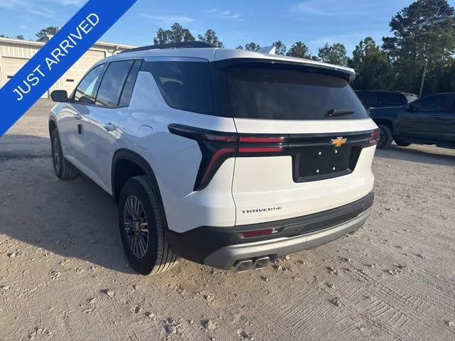 2026 Summit White Chevrolet Traverse LT FWD SUV