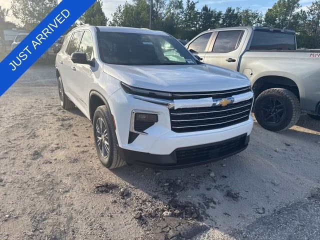 2026 Summit White Chevrolet Traverse LT FWD SUV