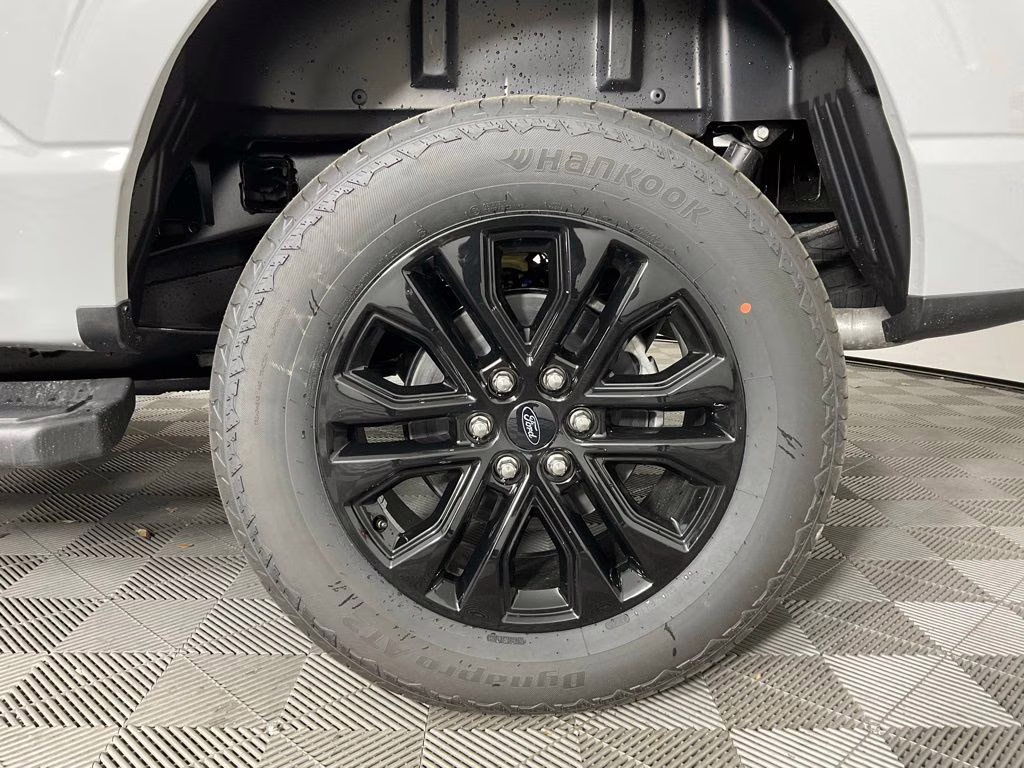 2026 Avalanche Ford F-150 Lariat 4X4 Truck