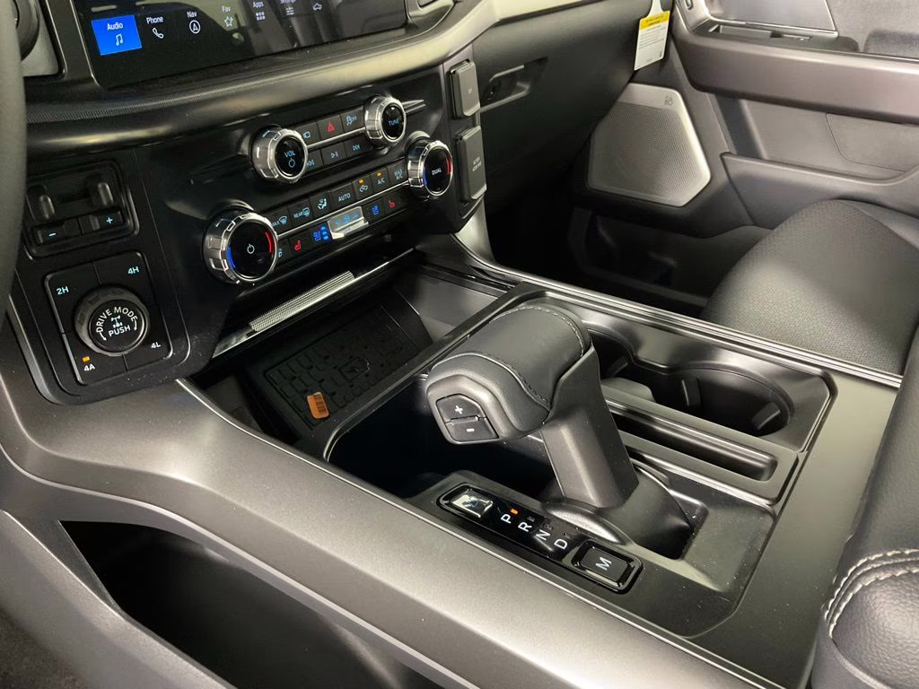 2026 Avalanche Ford F-150 Lariat 4X4 Truck