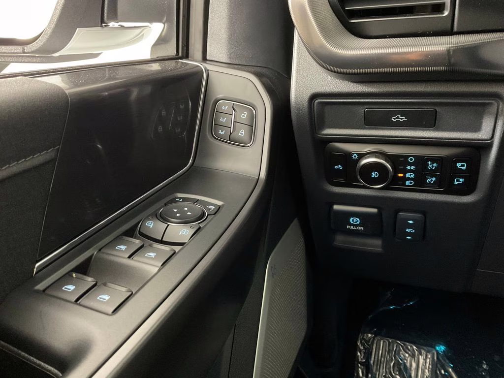 2026 Avalanche Ford F-150 Lariat 4X4 Truck