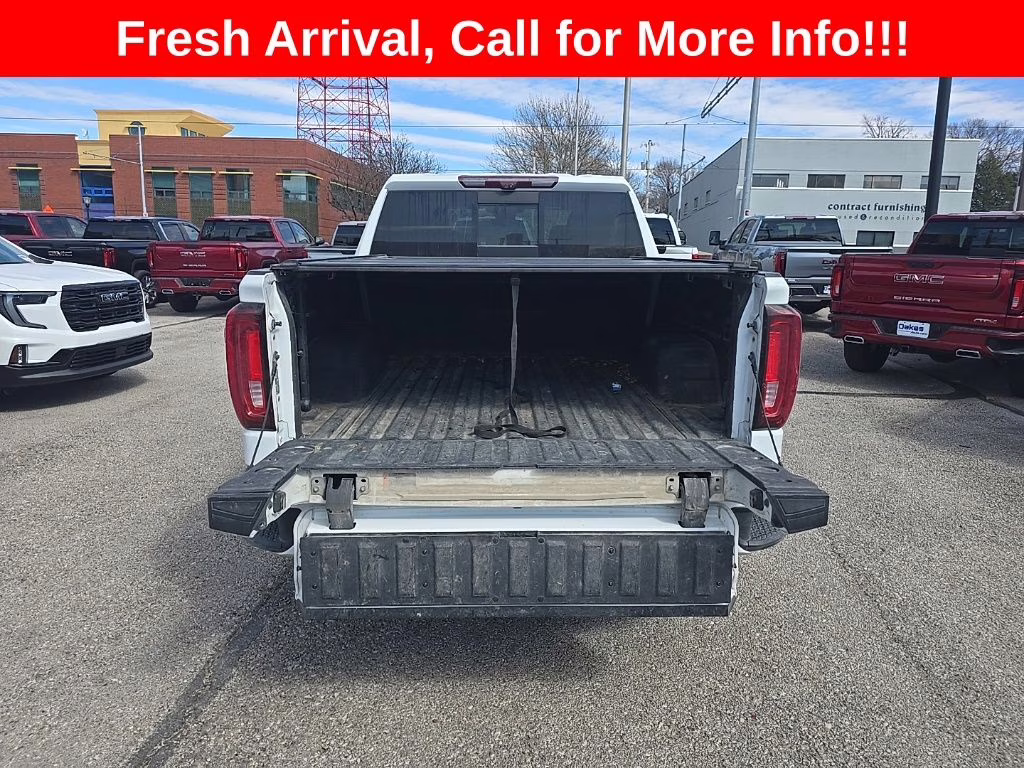 2023 Summit White GMC Sierra 1500 AT4 4X4 Truck