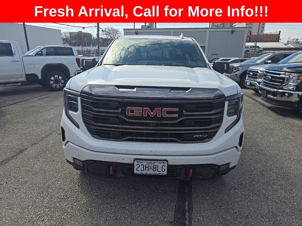 2023 Summit White GMC Sierra 1500 AT4 4X4 Truck
