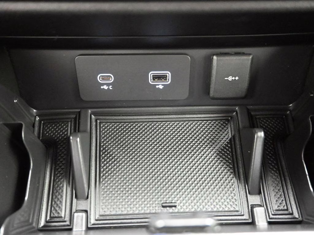 2023 Carpathian Gray Premium Metallic Land Rover Defender 110 V8 AWD SUV