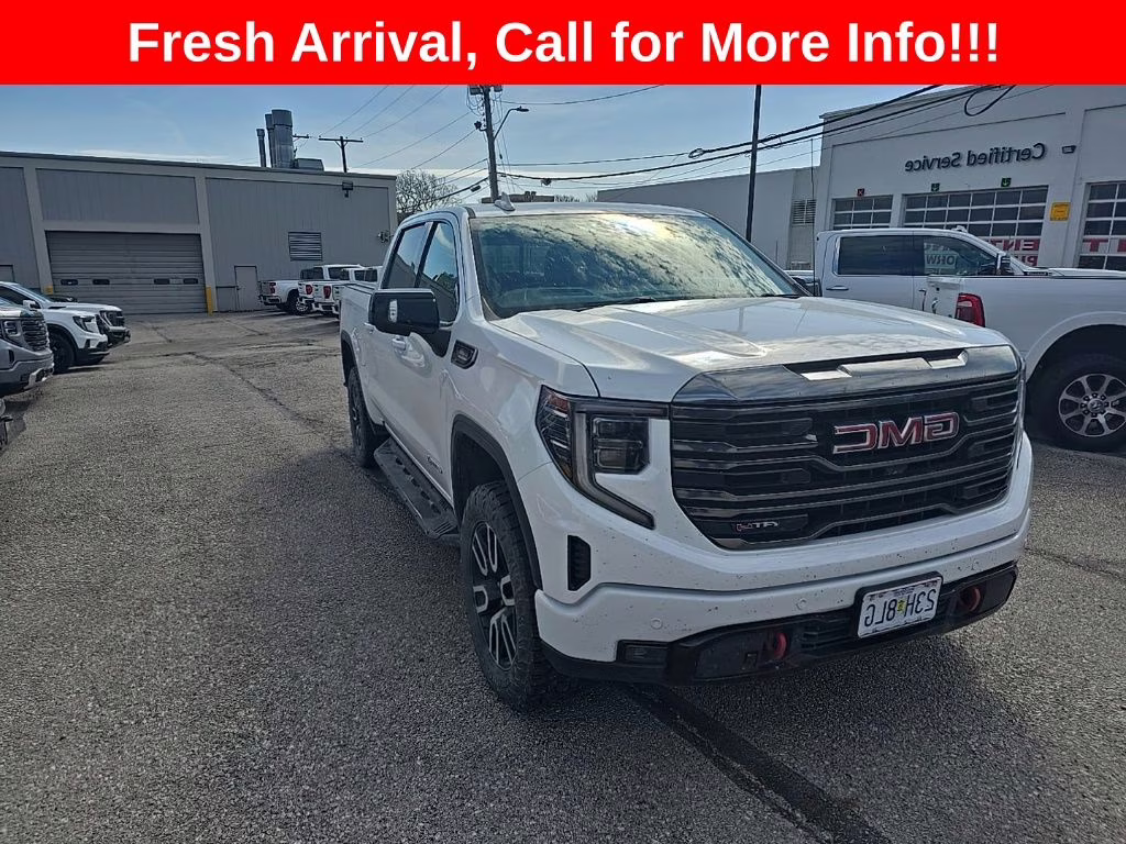 2023 Summit White GMC Sierra 1500 AT4 4X4 Truck