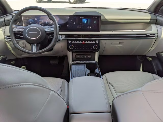 2025 White Pearl Hyundai Tucson Limited FWD SUV