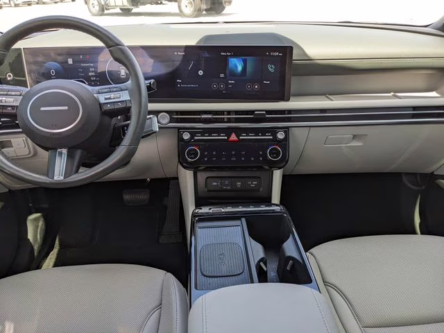 2025 White Pearl Hyundai Tucson Limited FWD SUV