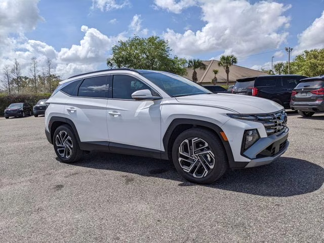 2025 White Pearl Hyundai Tucson Limited FWD SUV