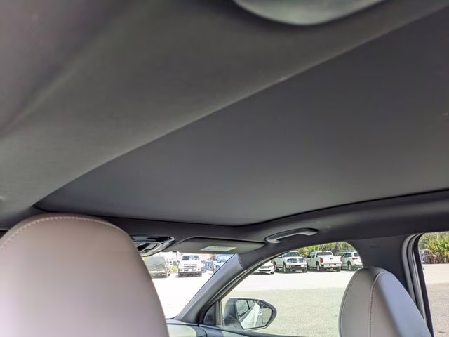 2025 White Pearl Hyundai Tucson Limited FWD SUV