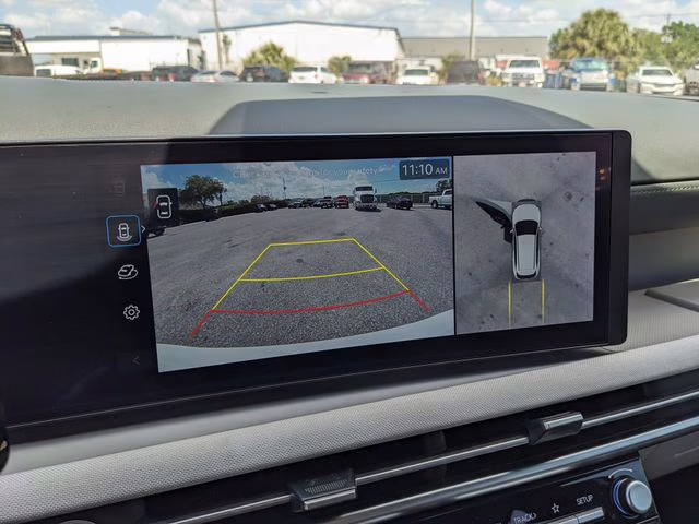 2025 White Pearl Hyundai Tucson Limited FWD SUV