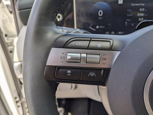 2025 White Pearl Hyundai Tucson Limited FWD SUV