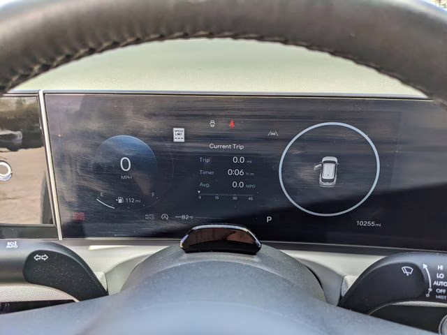 2025 White Pearl Hyundai Tucson Limited FWD SUV