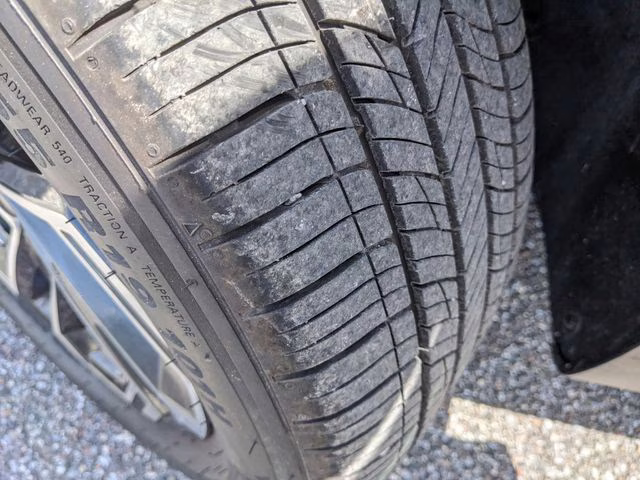 2025 White Pearl Hyundai Tucson Limited FWD SUV