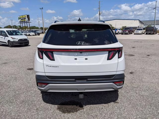 2025 White Pearl Hyundai Tucson Limited FWD SUV