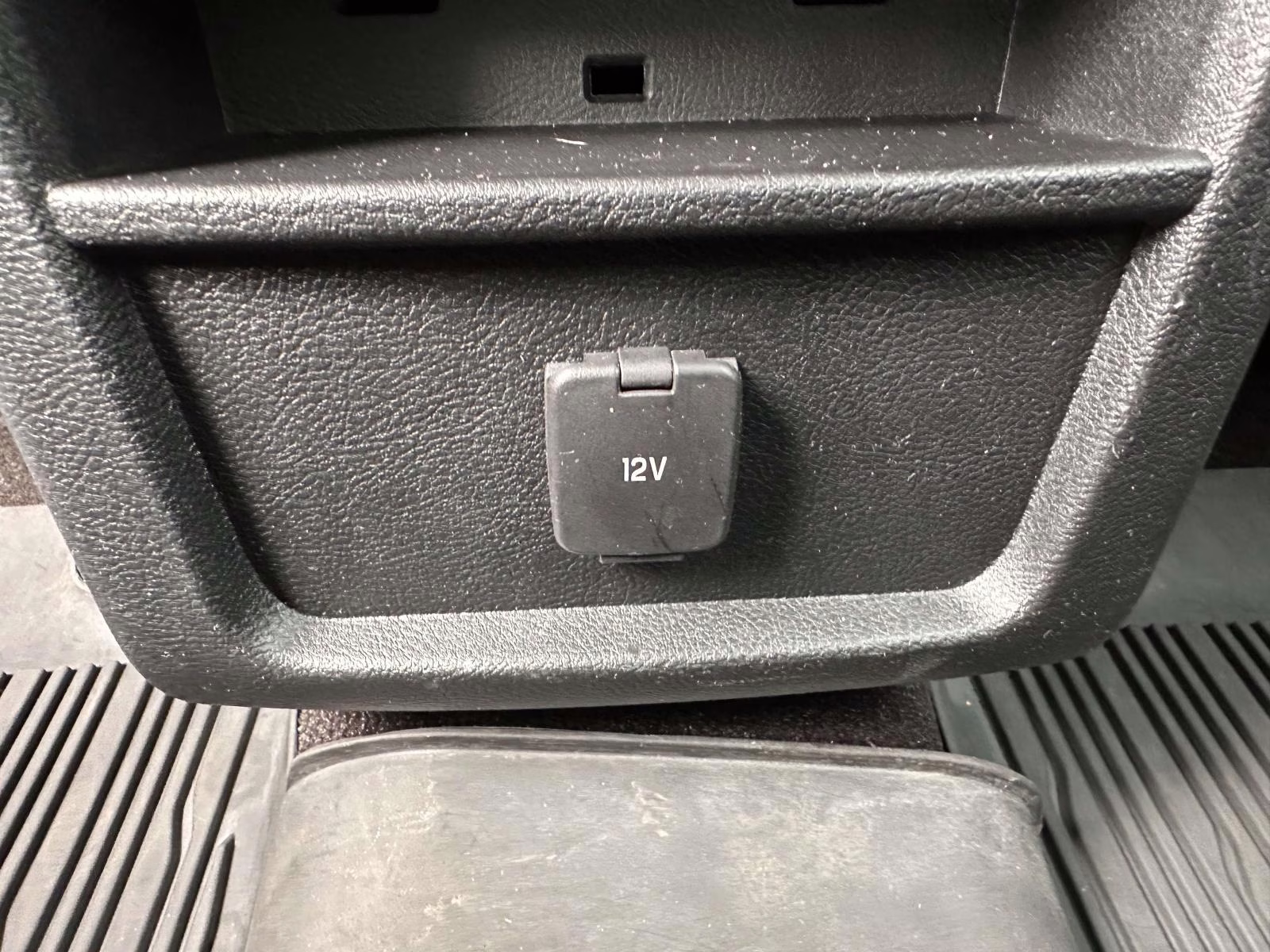 2019 Ingot Silver Metallic Ford Edge SEL AWD AWD SUV