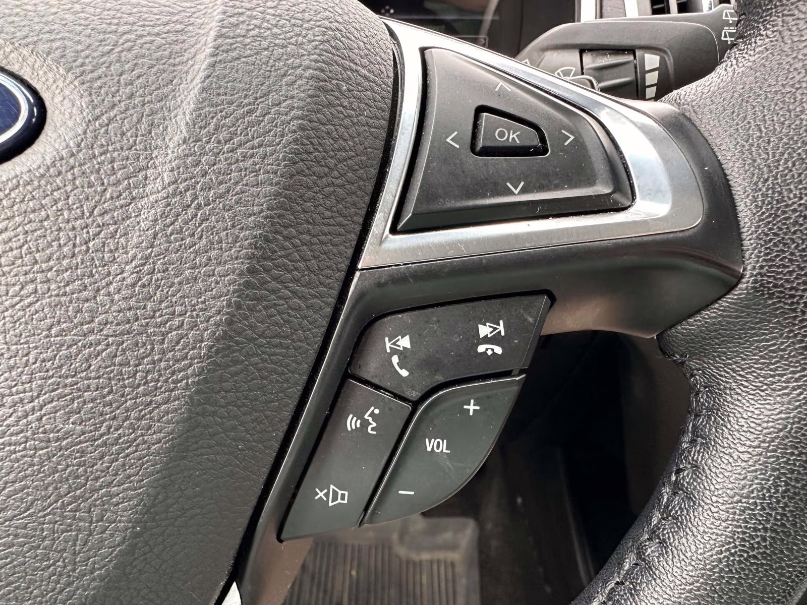 2019 Ingot Silver Metallic Ford Edge SEL AWD AWD SUV