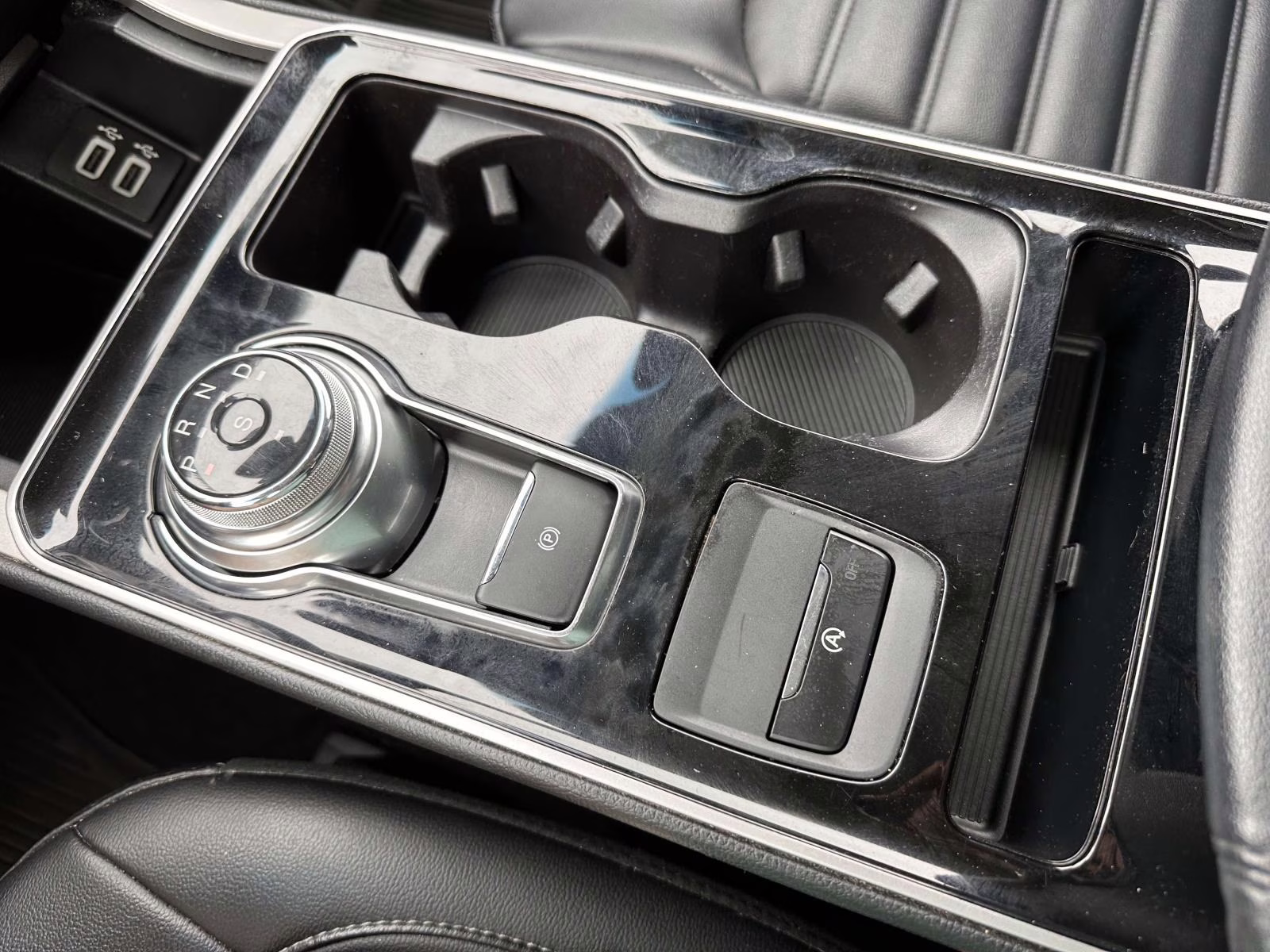 2019 Ingot Silver Metallic Ford Edge SEL AWD AWD SUV