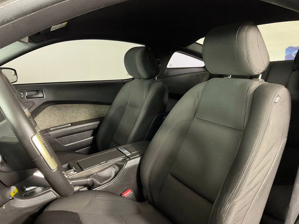 2013 Blue Metallic Ford Mustang V6 RWD Coupe