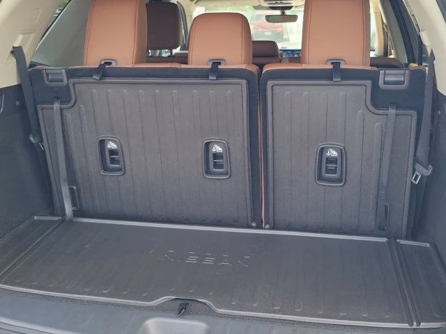 2026 Boulder Gray Pearl Nissan Pathfinder Platinum FWD SUV