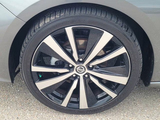 2021 Gun Metallic Nissan Altima 2.0 SR FWD Sedan