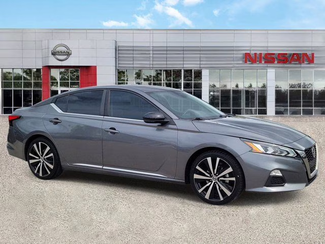 2021 Gun Metallic Nissan Altima 2.0 SR FWD Sedan