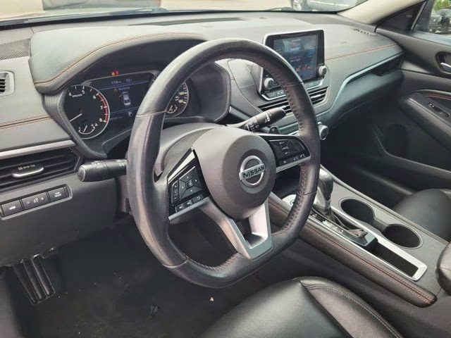 2021 Gun Metallic Nissan Altima 2.0 SR FWD Sedan