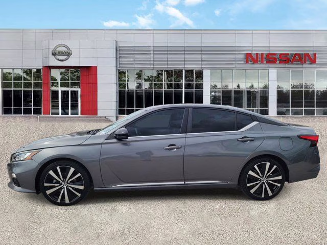 2021 Gun Metallic Nissan Altima 2.0 SR FWD Sedan