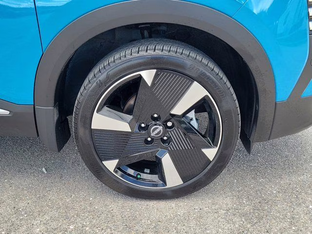 2025 Blue Metallic Nissan Kicks SR FWD SUV