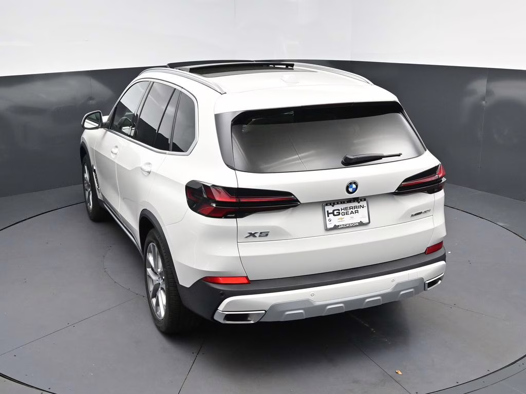 2026 Alpine White BMW X5 sDrive40i RWD SUV