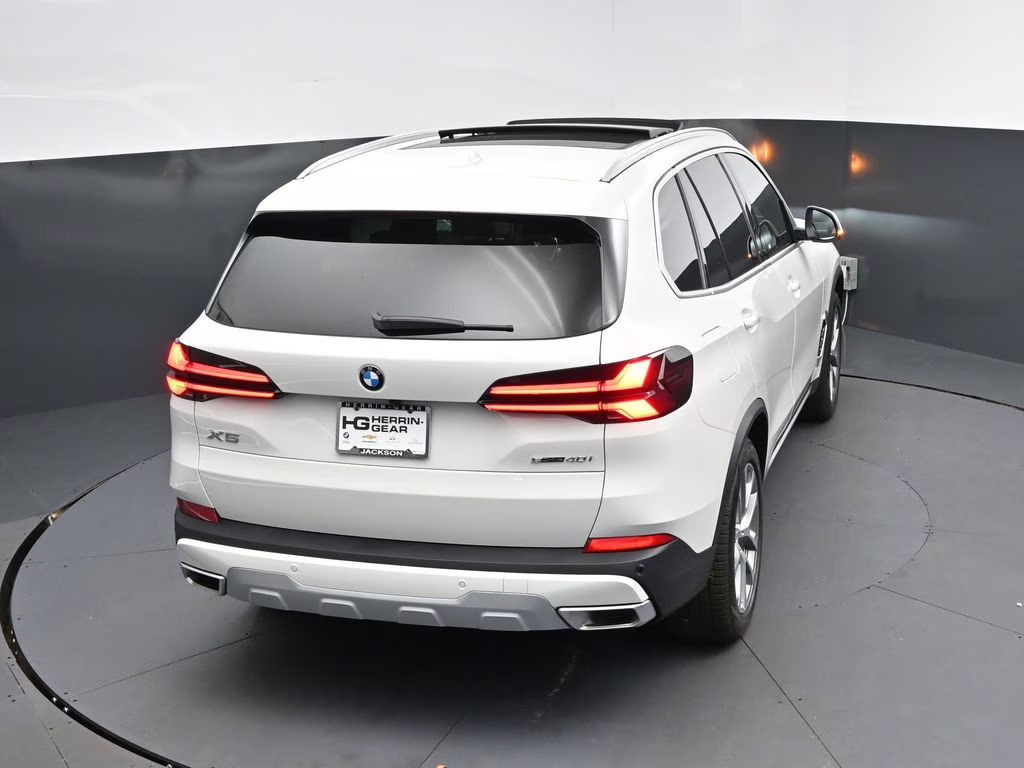 2026 Alpine White BMW X5 sDrive40i RWD SUV