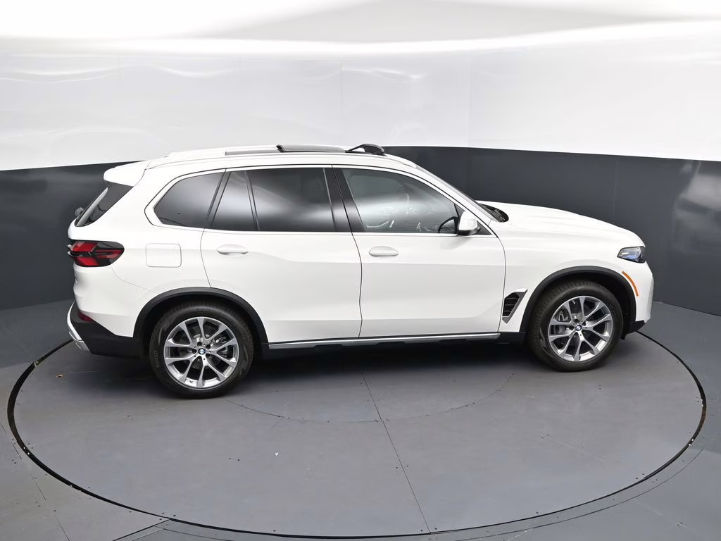2026 Alpine White BMW X5 sDrive40i RWD SUV