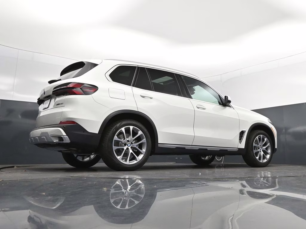 2026 Alpine White BMW X5 sDrive40i RWD SUV