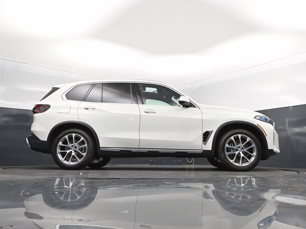 2026 Alpine White BMW X5 sDrive40i RWD SUV